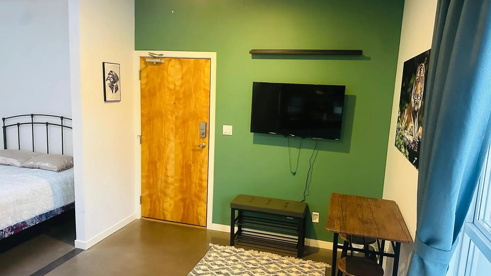 Beautiful Loft In Downtown Victoria Apartment 0*,