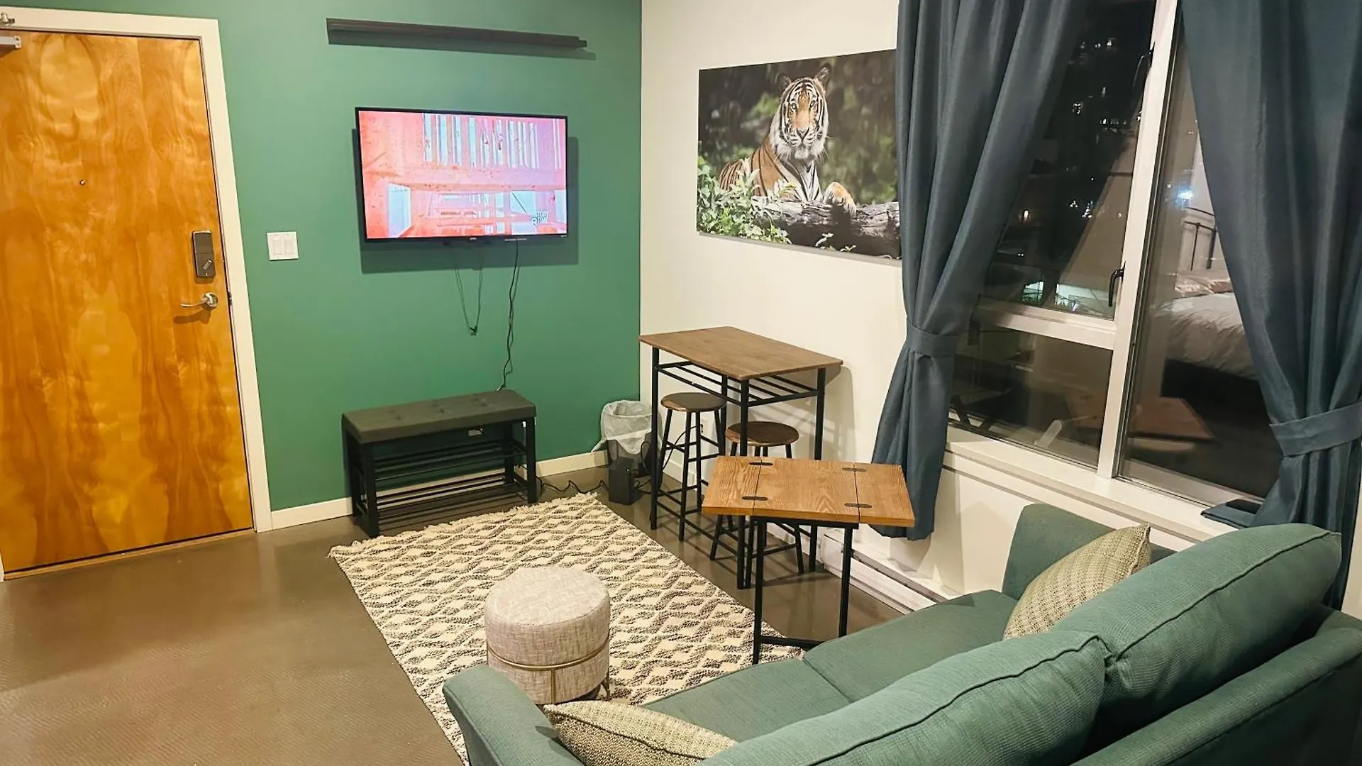 Beautiful Loft In Downtown Victoria Apartment Canada