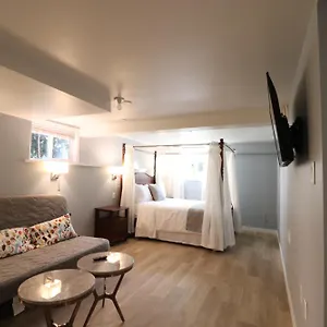 Gorge Waterway Vacation Homestay